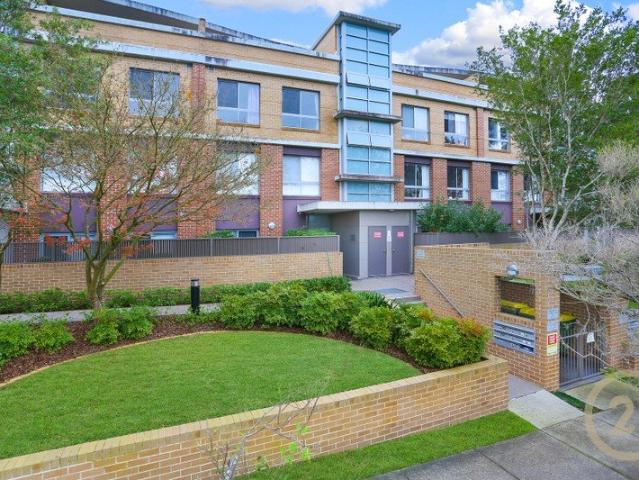 Fully Furnished Apartment with Exclusive Rooftop Terrace in the Heart of Castle Hill !