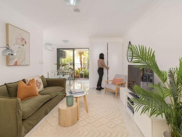 Fully furnished apartment with pool views in Glebe