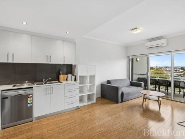 Fully Furnished Apartment with Pool & Gym
