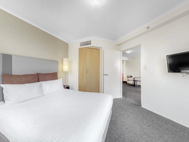Fully Furnished Apartment with Utilities Included in the Heart of Parramatta