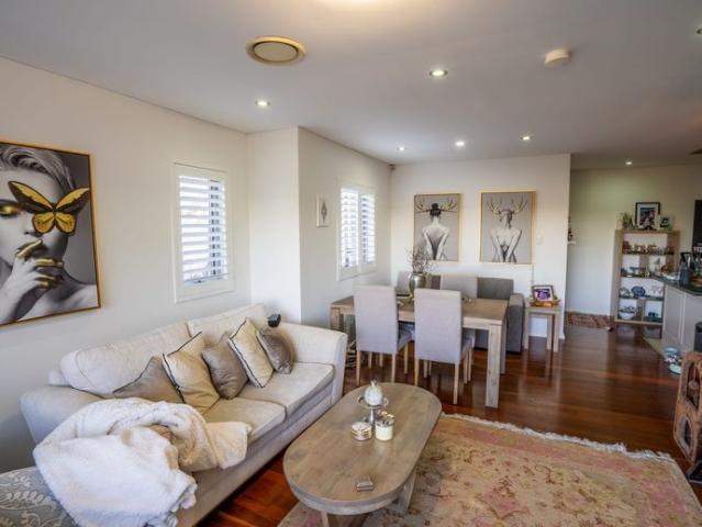 Modern & Convenient Apartment in Killara