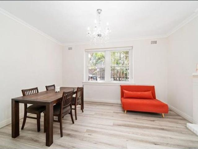 Fully Furnished Art Deco Apartment in Prime Darling Point Setting