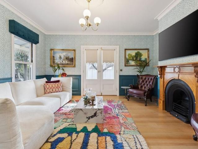 FULLY FURNISHED AVAILABLE NOW