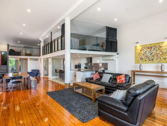 FULLY FURNISHED AVAILABLE NOW
