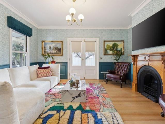 FULLY FURNISHED AVAILABLE NOW