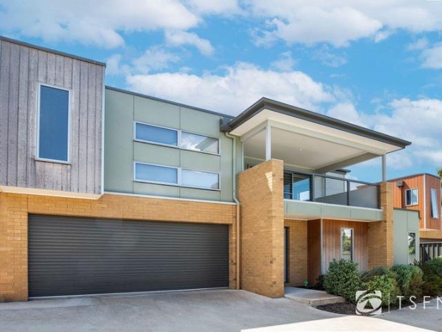 FULLY FURNISHED AVAILABLE IN APRIL