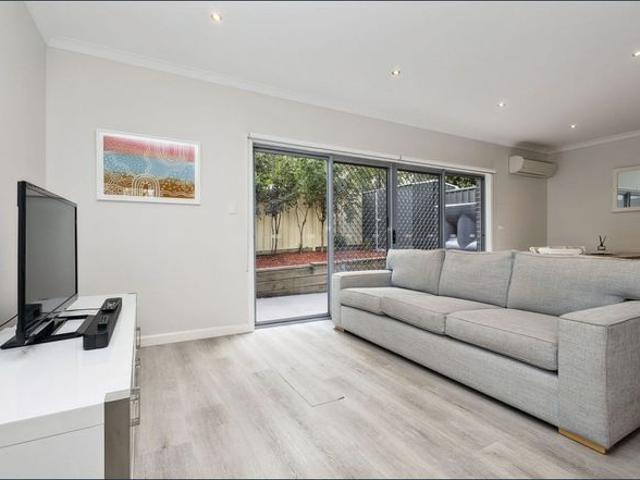 FULLY FURNISHED AVAILABLE 20TH NOVEMBER 2026