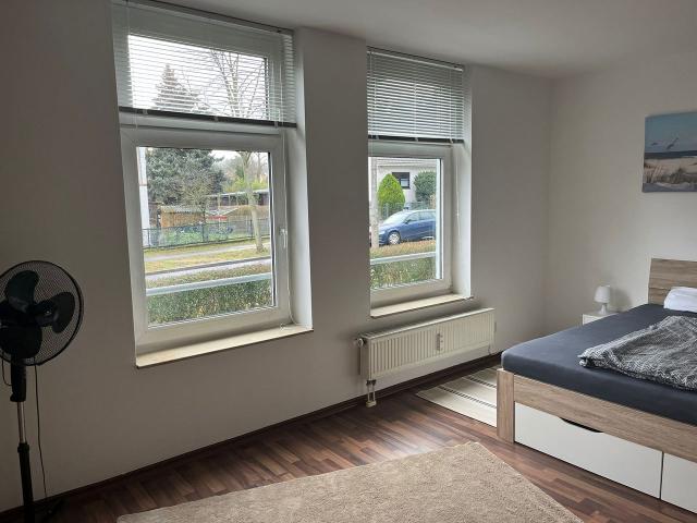 Fully furnished awesome Homeoffice flat in Altglienicke next to Station Grünau, Berlin Amsterdam Apartments for Rent