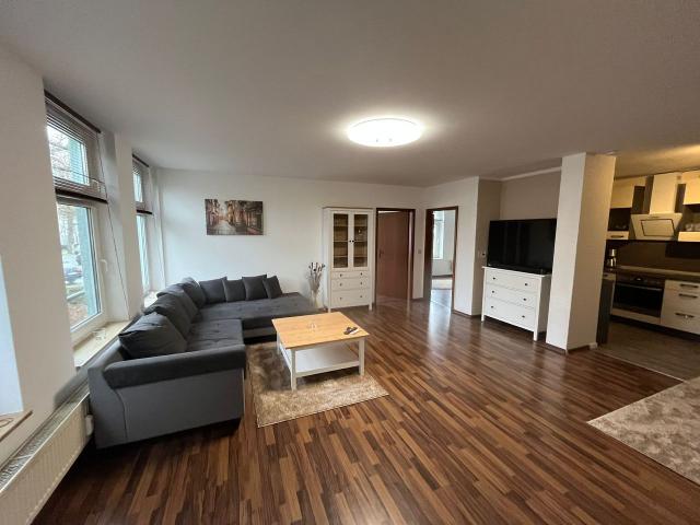 Fully furnished awesome Homeoffice flat in Altglienicke next to Station Grünau, Berlin Amsterdam Apartments for Rent