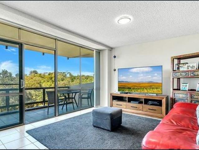 Fully Furnished Beachfront Unit – Prime Coastal Living