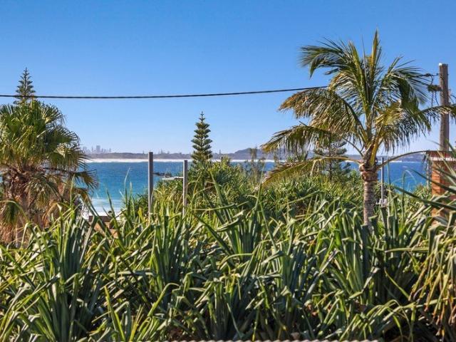 FULLY FURNISHED BEACHFRONT APARTMENT IN THE HEART OF KINGSCLIFF