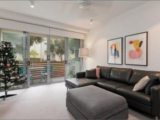 Fully Furnished Beachside Apartment 6 Month Lease
