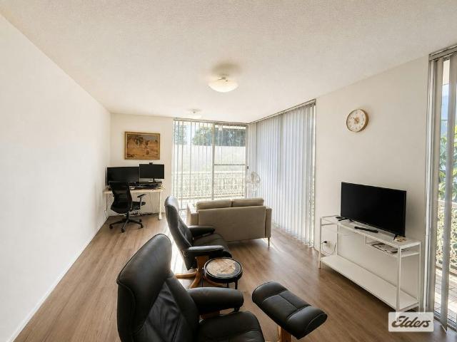 Fully Furnished Beachside Apartment