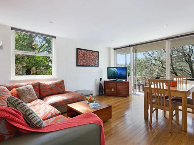 Fully Furnished Beachside Apartment