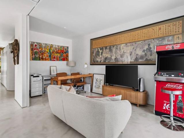 Fully Furnished Beachside Architectural Family Residence with Resort Style Entertaining