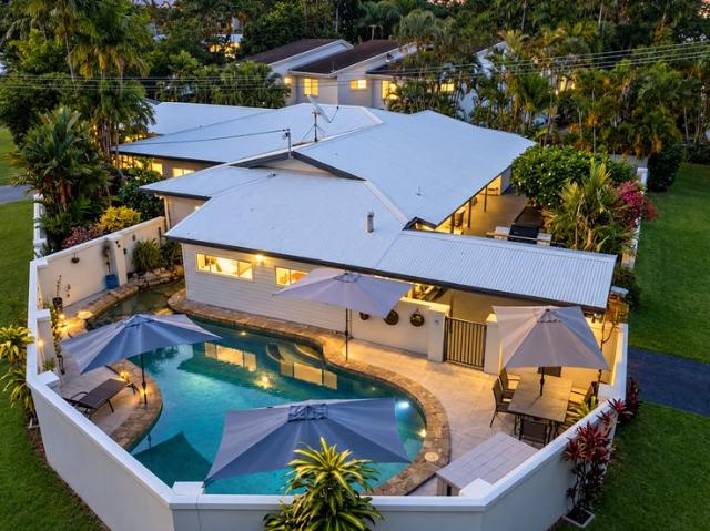 Fully Furnished Beachside Duplex with Private Pool & Spa