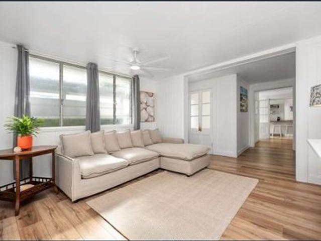 Fully Furnished Beachside Elegance!
