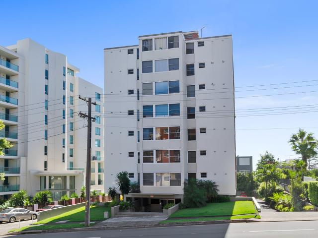 Fully Furnished Beachside Studio Apartment