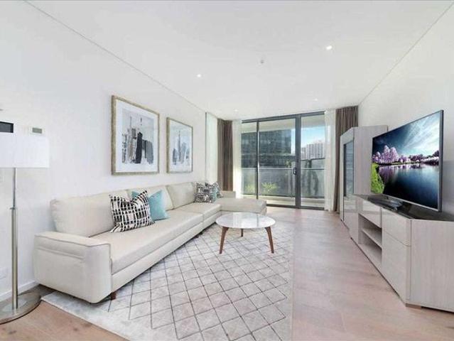Fully Furnished, Beautiful 2 Bedroom Apartment in the heart of Sydney