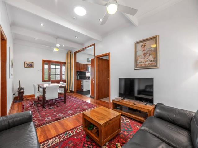 Fully Furnished Bedroom with Ensuite & A/C – All Bills Included