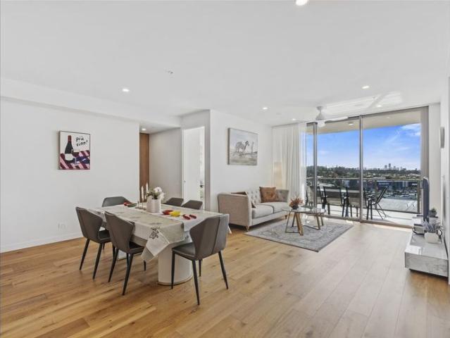 Fully Furnished Brand New Luxury Living in the Heart of the Robina