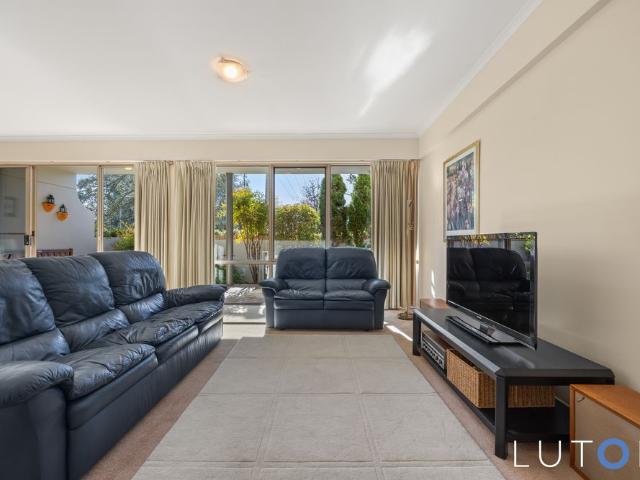 Fully Furnished, Bright & Spacious Griffith Gem