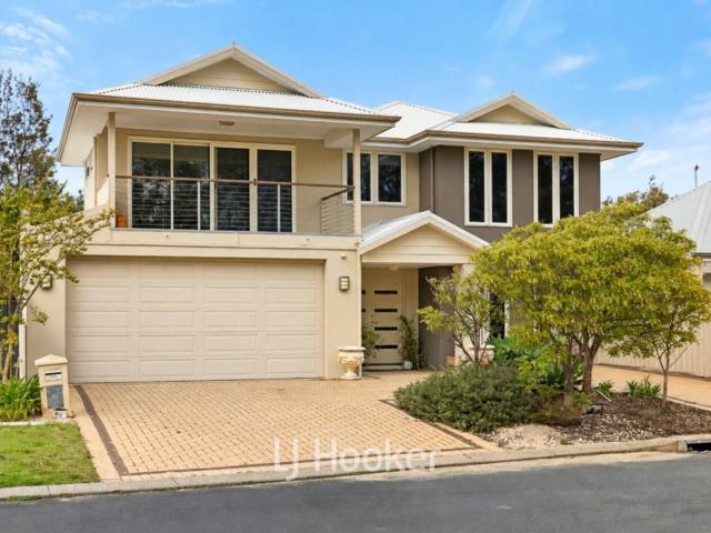 Fully Furnished Golf Course Living