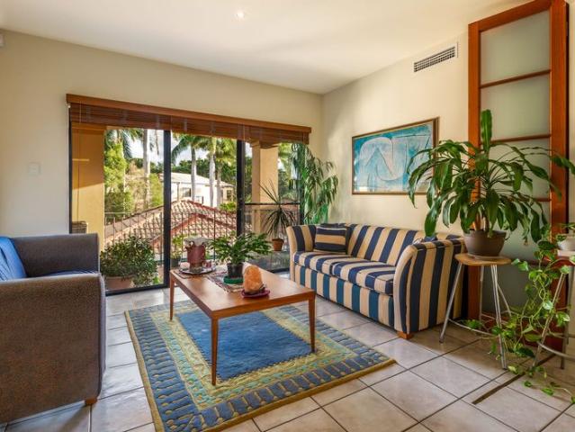 FULLY FURNISHED GOLF FRONT APARTMENT