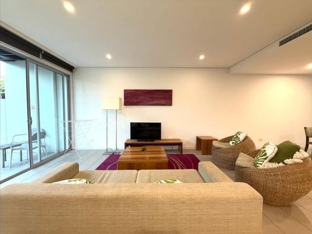 Fully Furnished Generous 3 bedrooms Townhouse in Magenta for lease