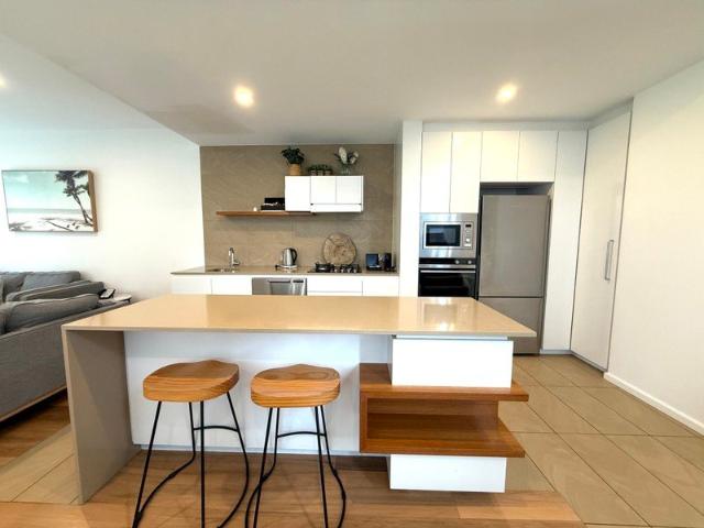 Fully Furnished Generous 3 bedrooms Townhouse in Magenta for lease