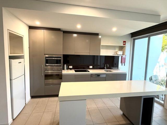 Fully Furnished Generous 3 bedrooms Townhouse in Magenta for lease