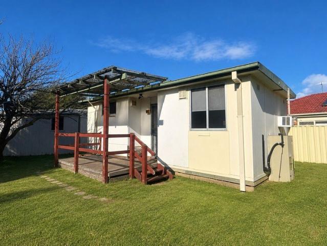 FULLY FURNISHED GRANNY FLAT