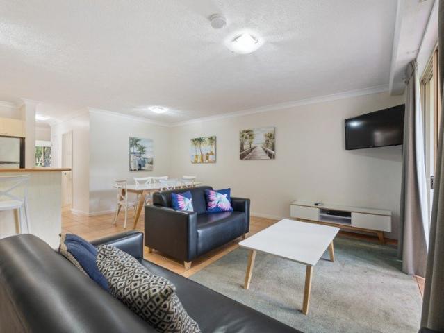 Fully Furnished Ground Floor Apartment in the Heart of Mermaid Beach!