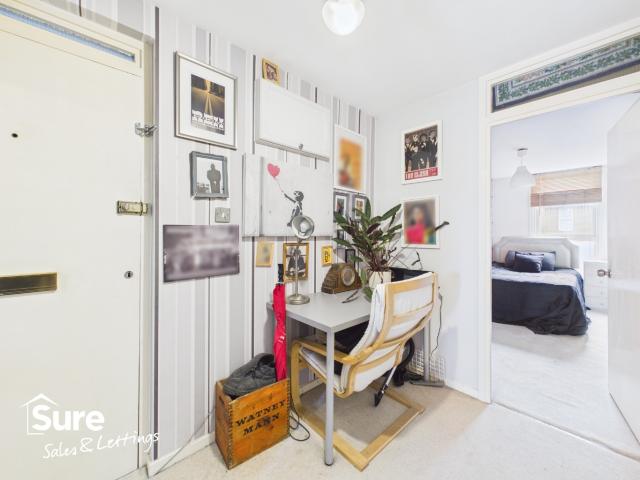 Fully Furnished Double Room To Let in Bohemia, All Bills Included