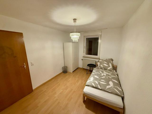 Fully furnished detached house with 4 rooms & large kitchen in Mülheim an der Ruhr, Mulheim an der Ruhr Amsterdam Apartments for Rent