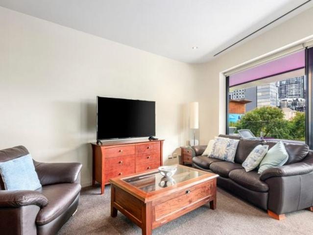 FULLY FURNISHED DELIGHT IN QV2!