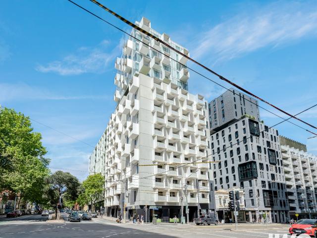 Fully Furnished Designer Apartment in the Heart of Carlton