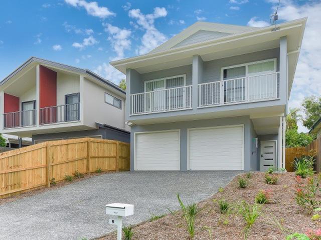 FULLY FURNISHED, DESIGNER STUDIO APARTMENT BILLS INCLUDED!