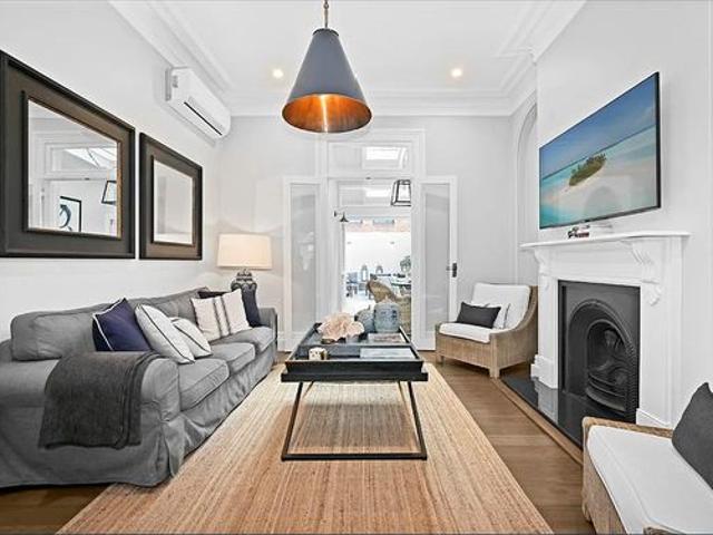 Fully Furnished Designer Terrace in a Prime Inner City Location