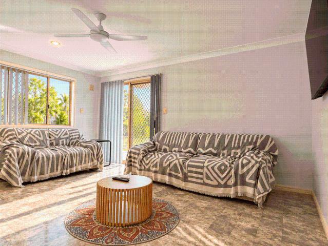 Fully Furnished Dual Living Home Plenty of Space for the Whole Family!