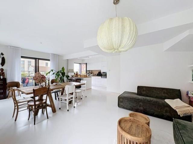 Fully furnished duplex just 10 minutes from the city center