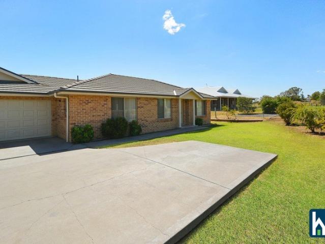 FULLY FURNISHED DUPLEX