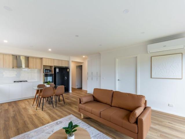 Fully Furnished, Ensuited Rooms Available Only $210 Per Week!