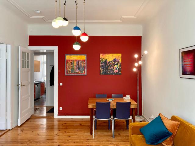 Fully furnished, elegant, cozy & light drenched designer apartment near Savigny Platz & Ku'damm
