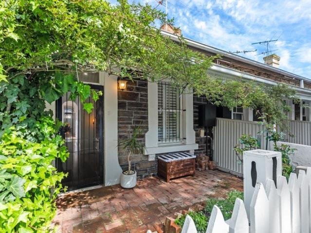 Fully Furnished & Equipped Row Cottage in Enviable North Adelaide