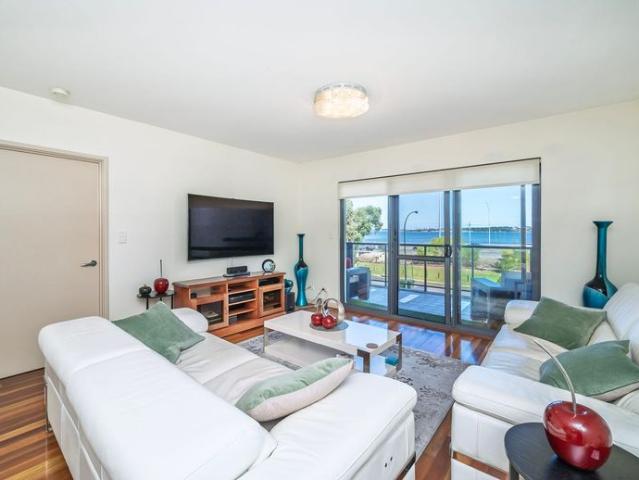 FULLY FURNISHED & EQUIPPTED 3 BEDROOM, 2 BATHROOM, 2 CAR PARKING, POOL, SAUNA, SPA, GYM, & SPA
