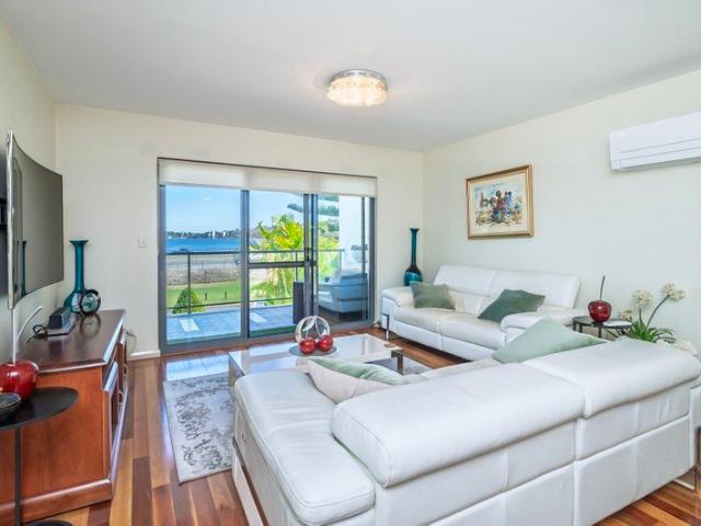 FULLY FURNISHED & EQUIPPTED 3 BEDROOM, 2 BATHROOM, 2 CAR PARKING, POOL, SAUNA, SPA, GYM, & SPA