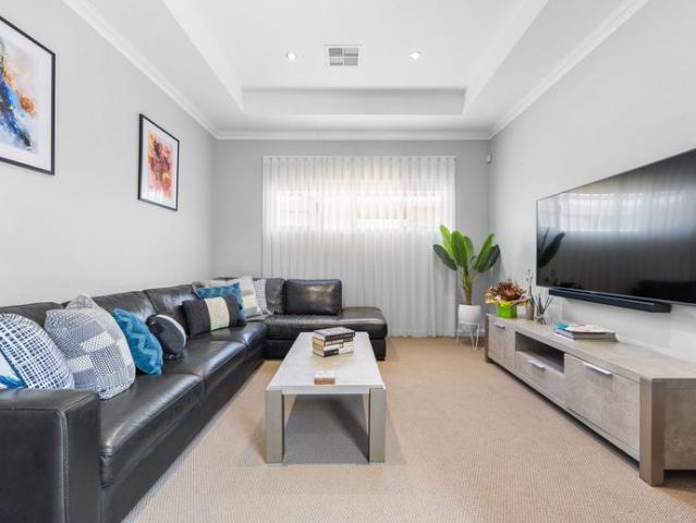 Fully Furnished Executive Home!