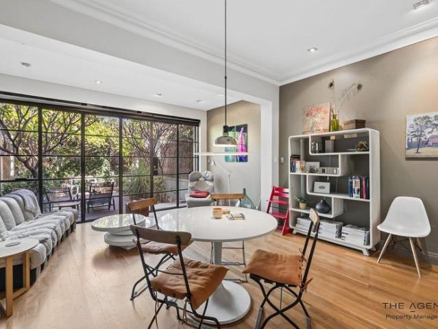 Fully Furnished Executive Townhouse in the Heart of Perth