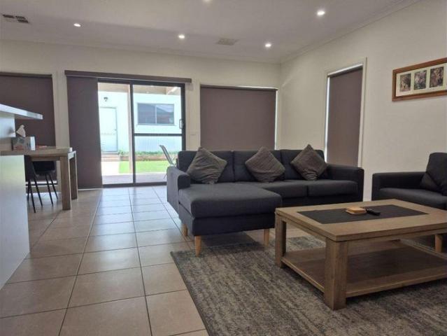 Fully Furnished Executive 3BR Townhouse in the Heart of Mildura